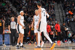 场盛大的告 场盛大的告